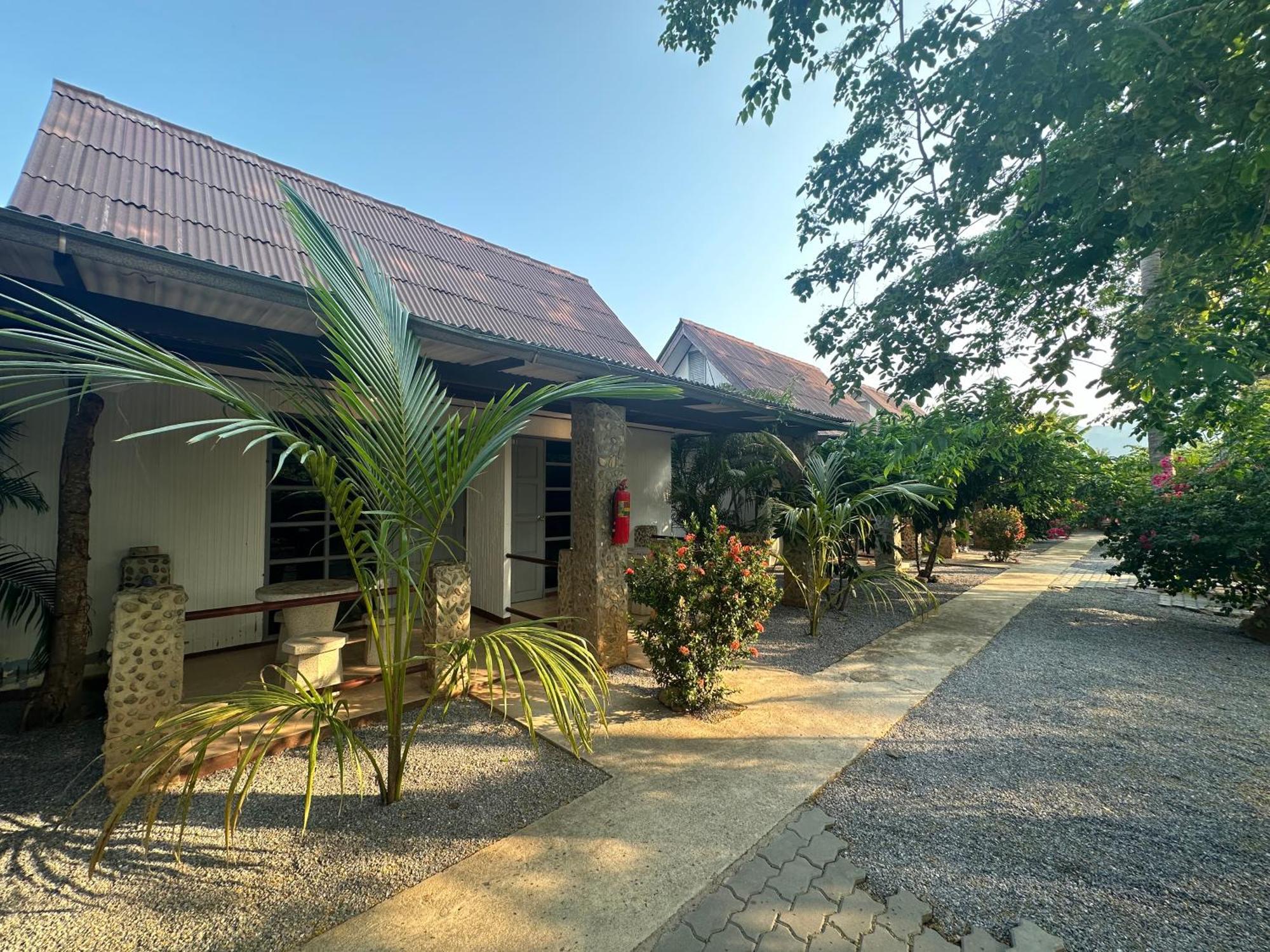 Blue Beach Resort Baanphakrimlay المظهر الخارجي الصورة